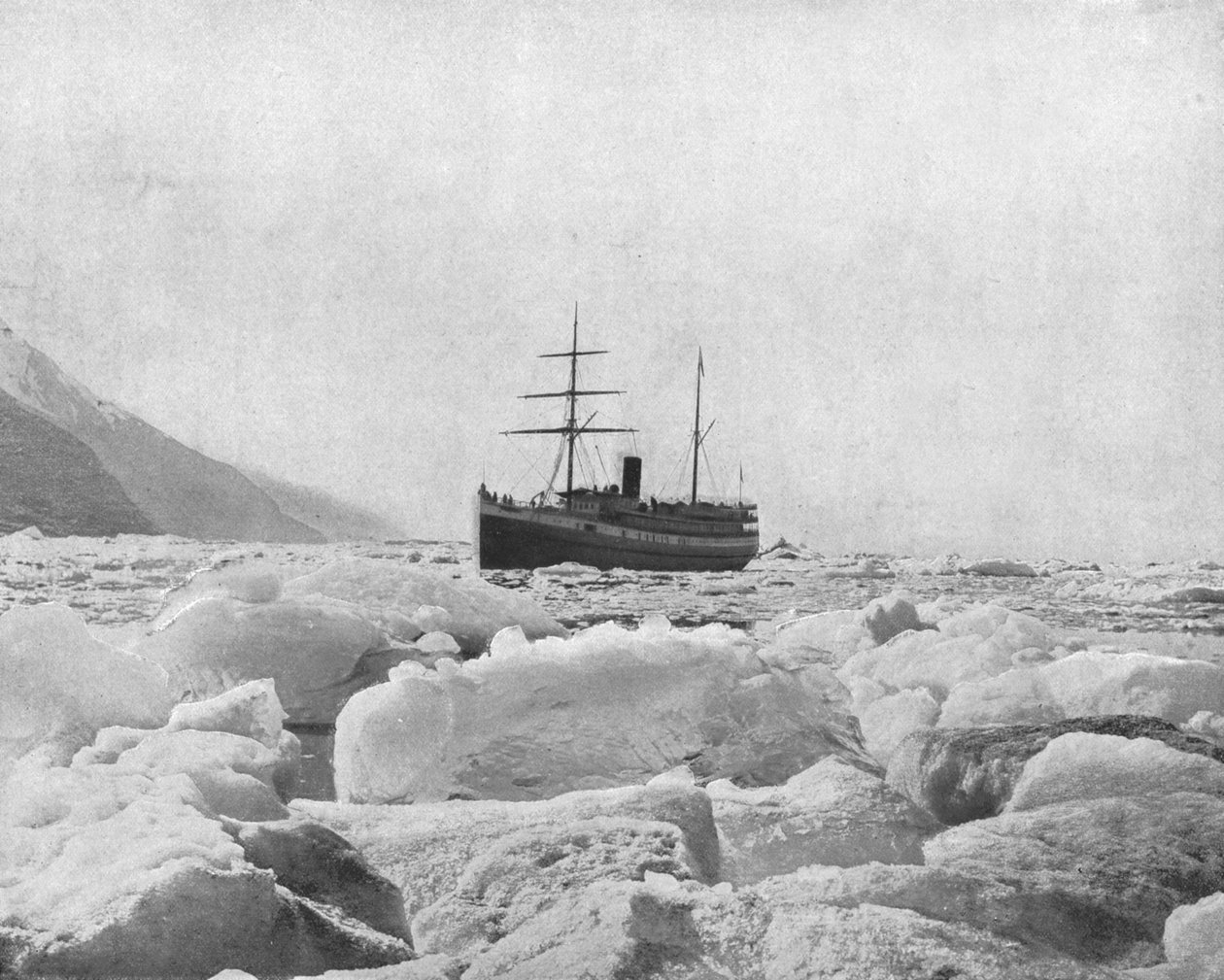 The Steamer Queen, Glacier Bay, Alaska, USA, c1900. av Unbekannt