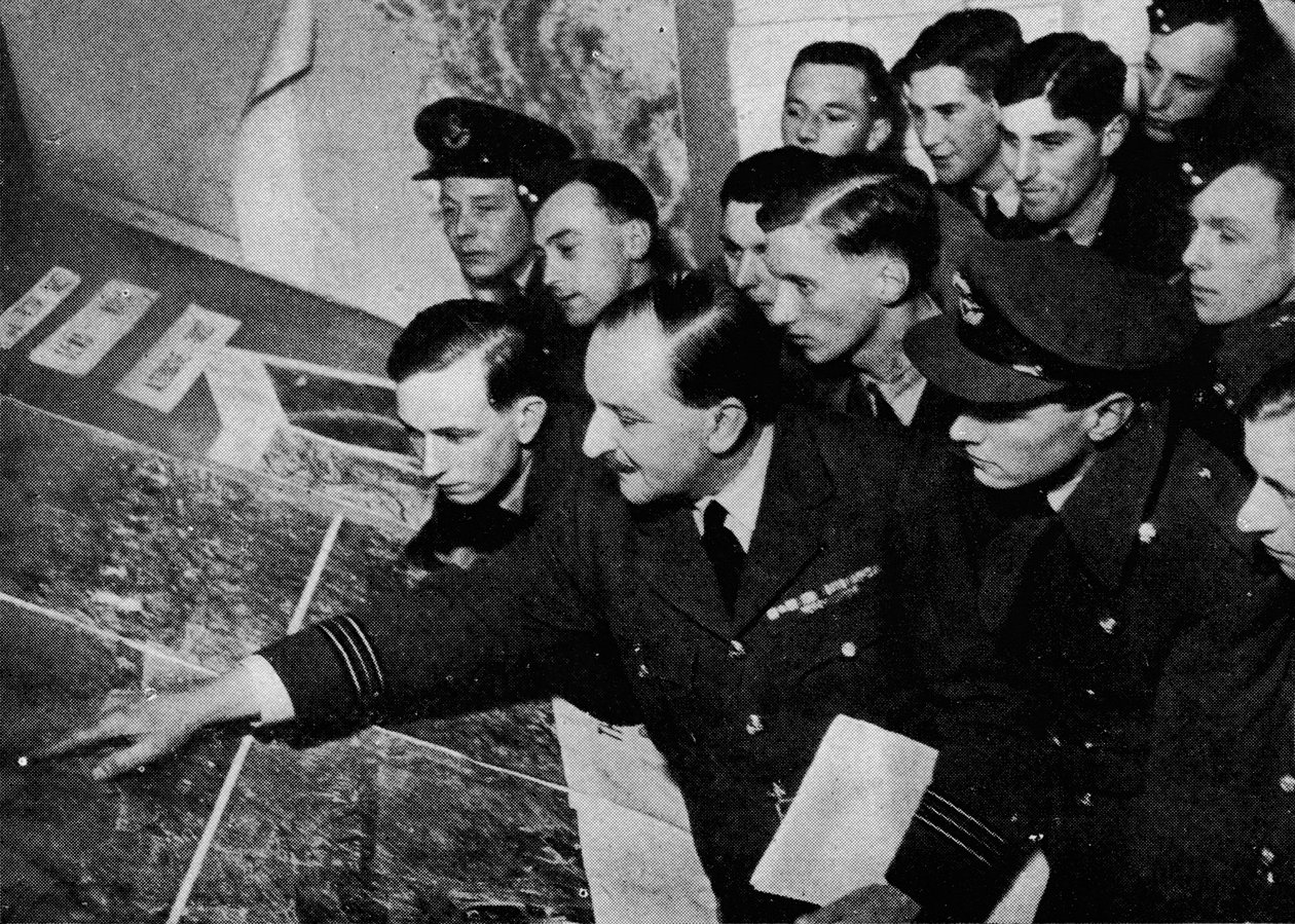 Målet i kveld er..., 1941 av Unbekannt