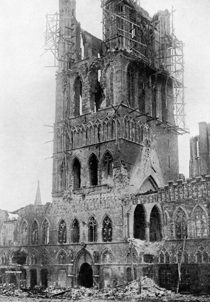 Tårnet til Market Hall etter et tysk bombardement, Ypres, Belgia, første verdenskrig, 1920 av Unbekannt
