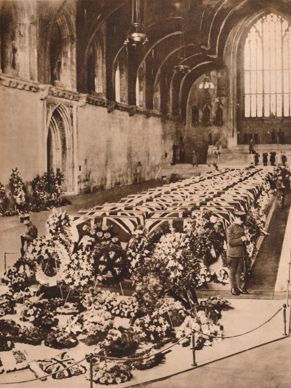 Ofrene for R101 luftskipkatastrofen som ligger i staten i Westminster Hall, London, 1930 1935 av Unbekannt