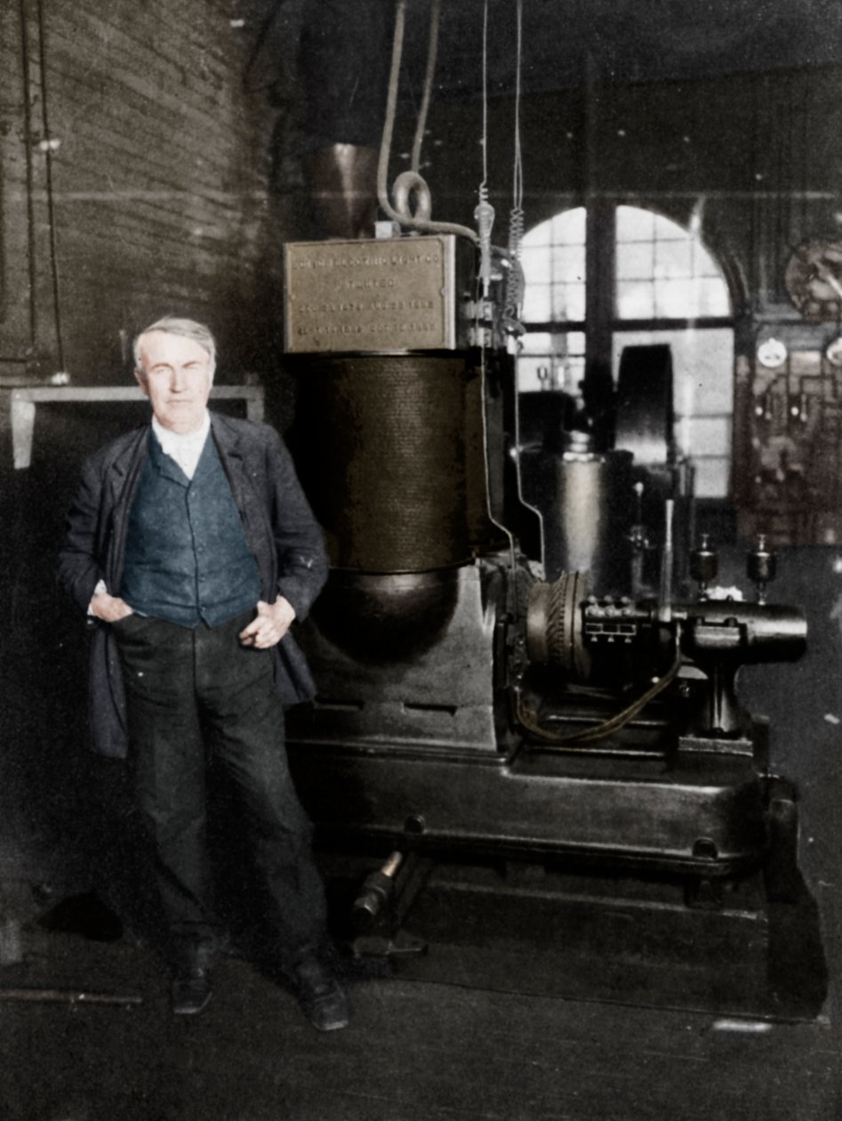 Thomas Alva Edison, amerikansk oppfinner, med sin første dynamo for å produsere elektrisk lys, 1880-tallet av Unbekannt