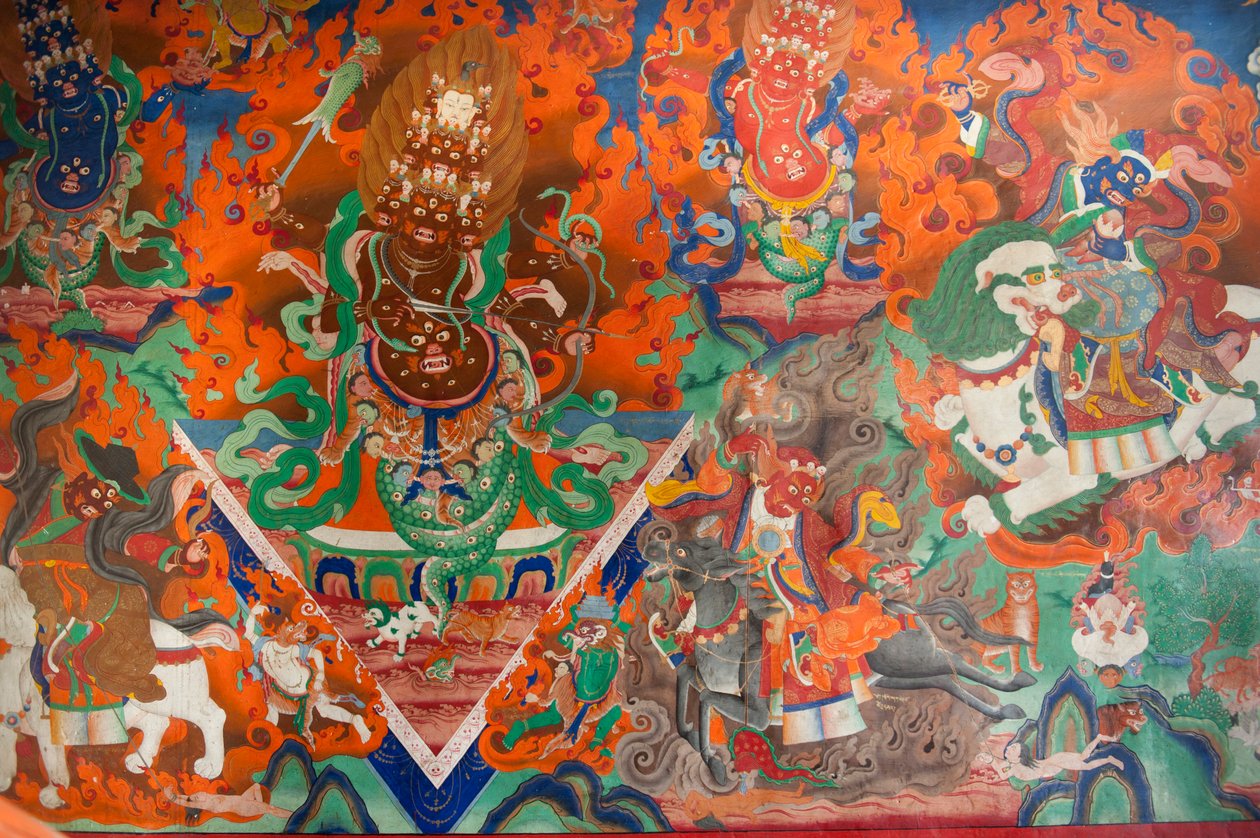 tibetansk buddhisme; gammelt veggmaleri i forsamlingshuset; demon som kjemper med piler og buer; Takthok Gompa kloster; Sakti nær Leh; Ladakh-distriktet; Jammu og Kashmir; India; Sør-Asia; Asia av Unbekannt