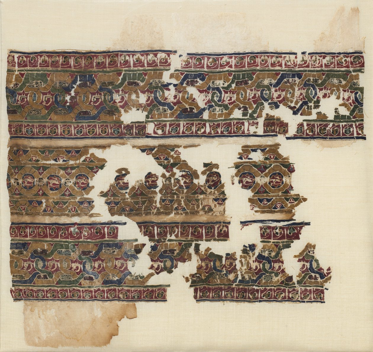 Tiraz med guillosjebånd, 1075-1125. av Unbekannt
