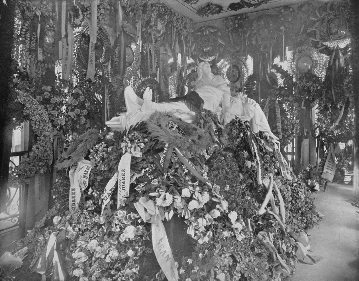 Juarez grav, San Fernando kirkegård, Mexico by, c1897. av Unbekannt
