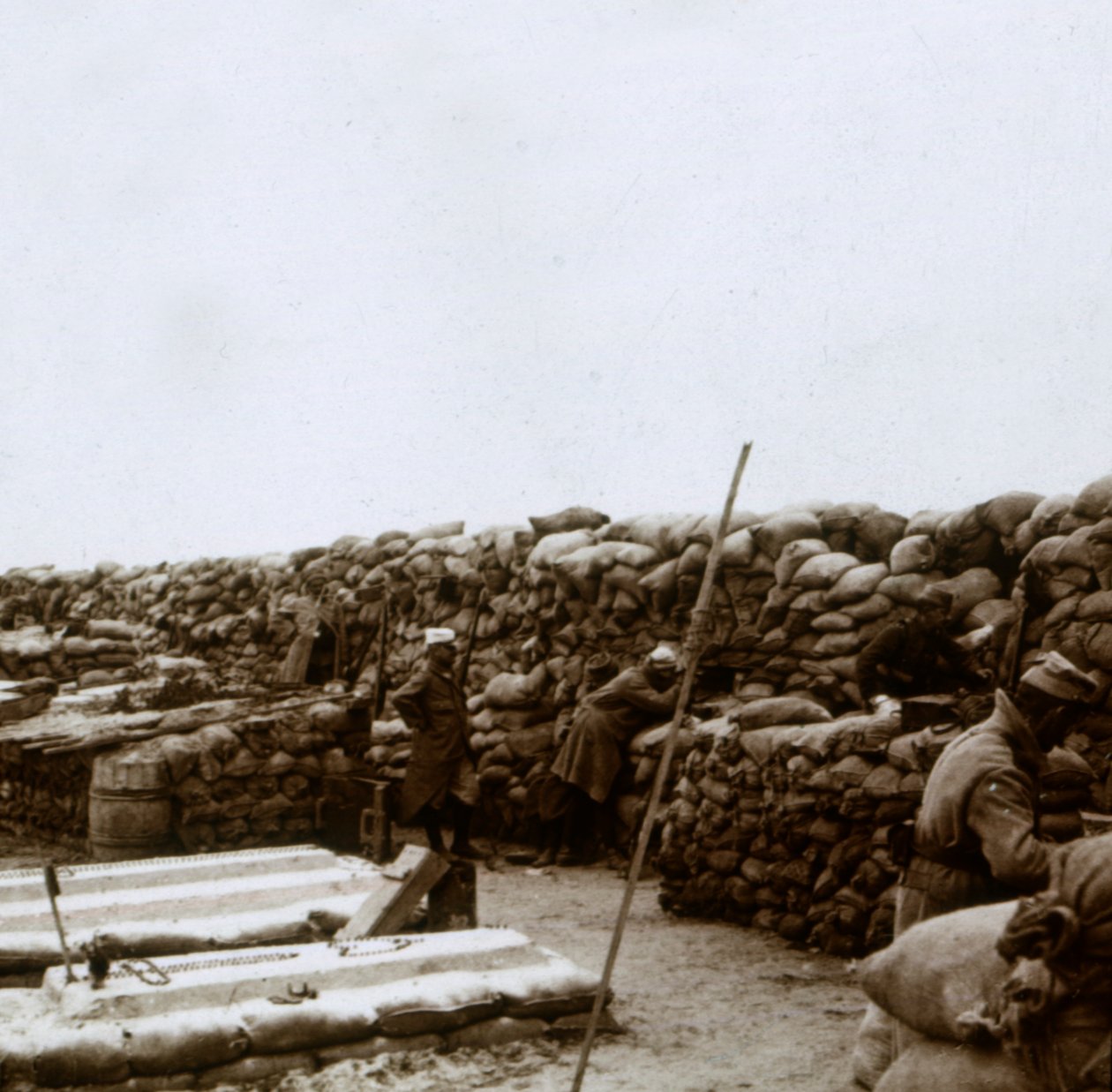 Grøfter ved Mamelon Vert, Nieuwpoort, Flandern, Belgia, c1914-c1918 av Unbekannt