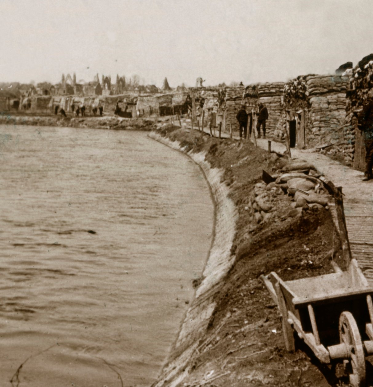 Grøfter ved Nieuwpoort, Flandern, Belgia, c1914-c1918 av Unbekannt