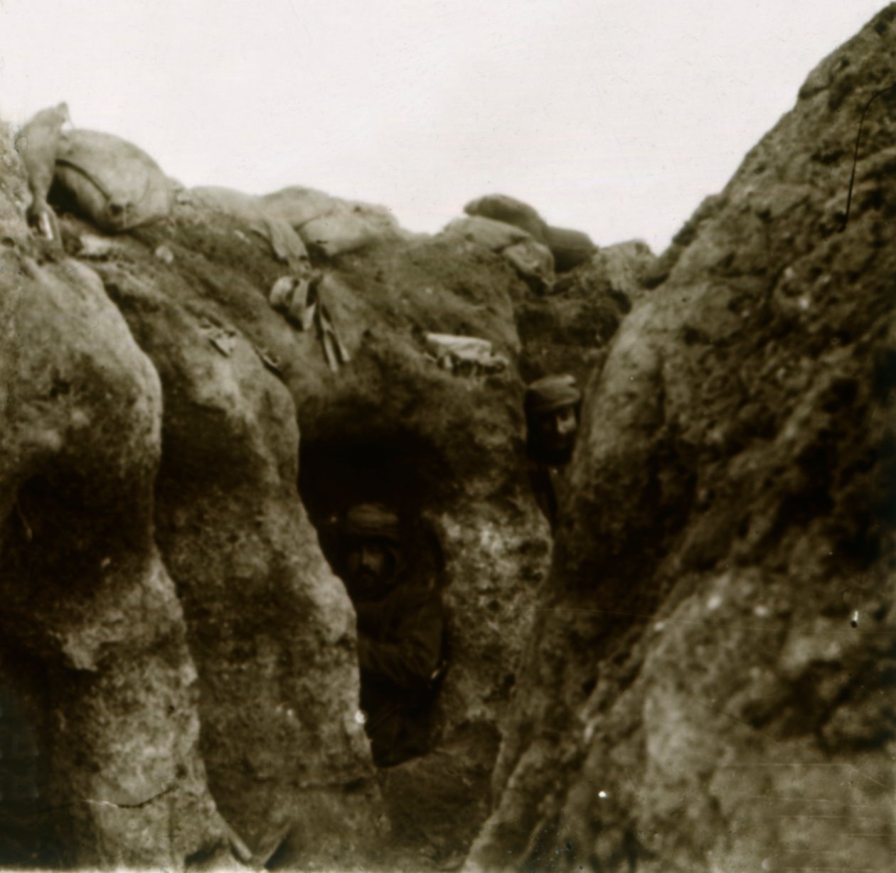 skyttergraver, c1914-c1918 av Unbekannt