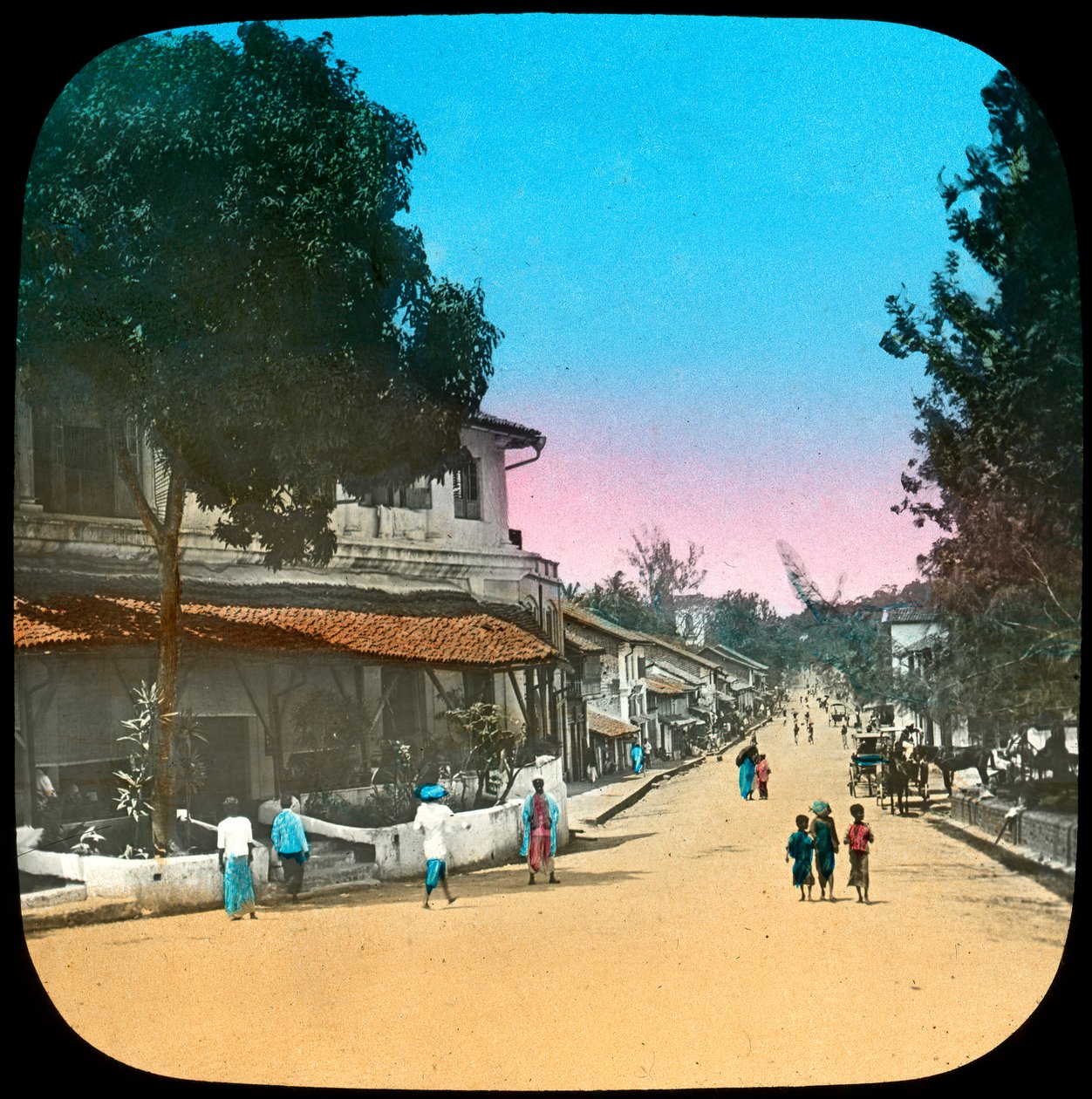 Trincomalee Street, Kandy, Ceylon, slutten av 1800- eller begynnelsen av 1900-tallet av Unbekannt