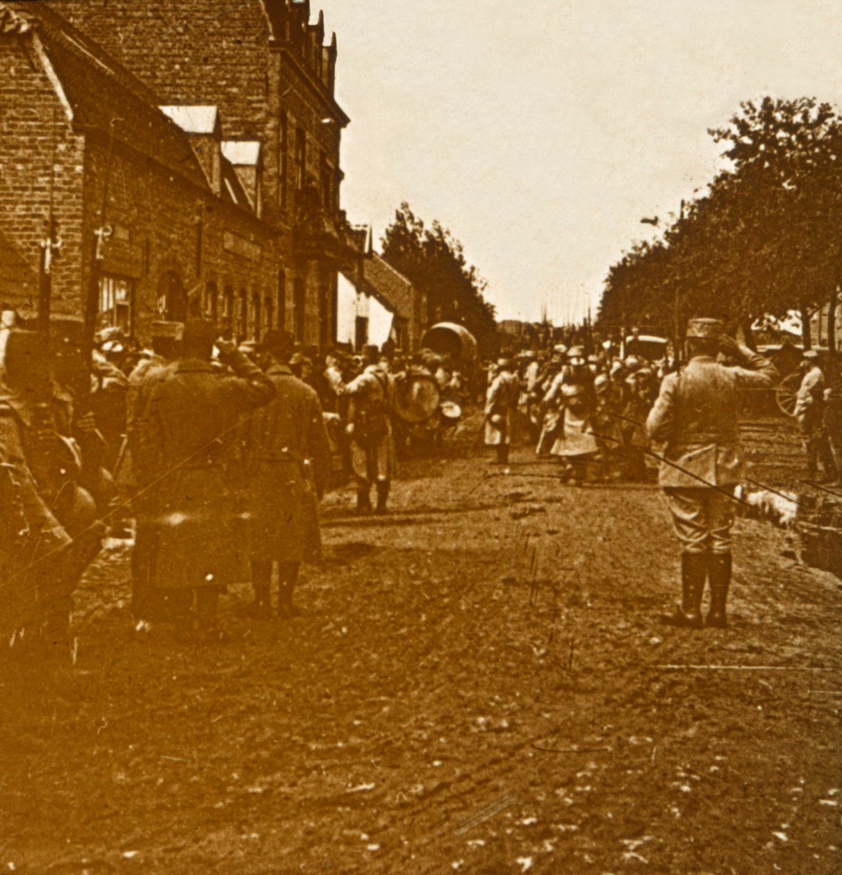 Troops leaving, c1914-c1918 av Unbekannt