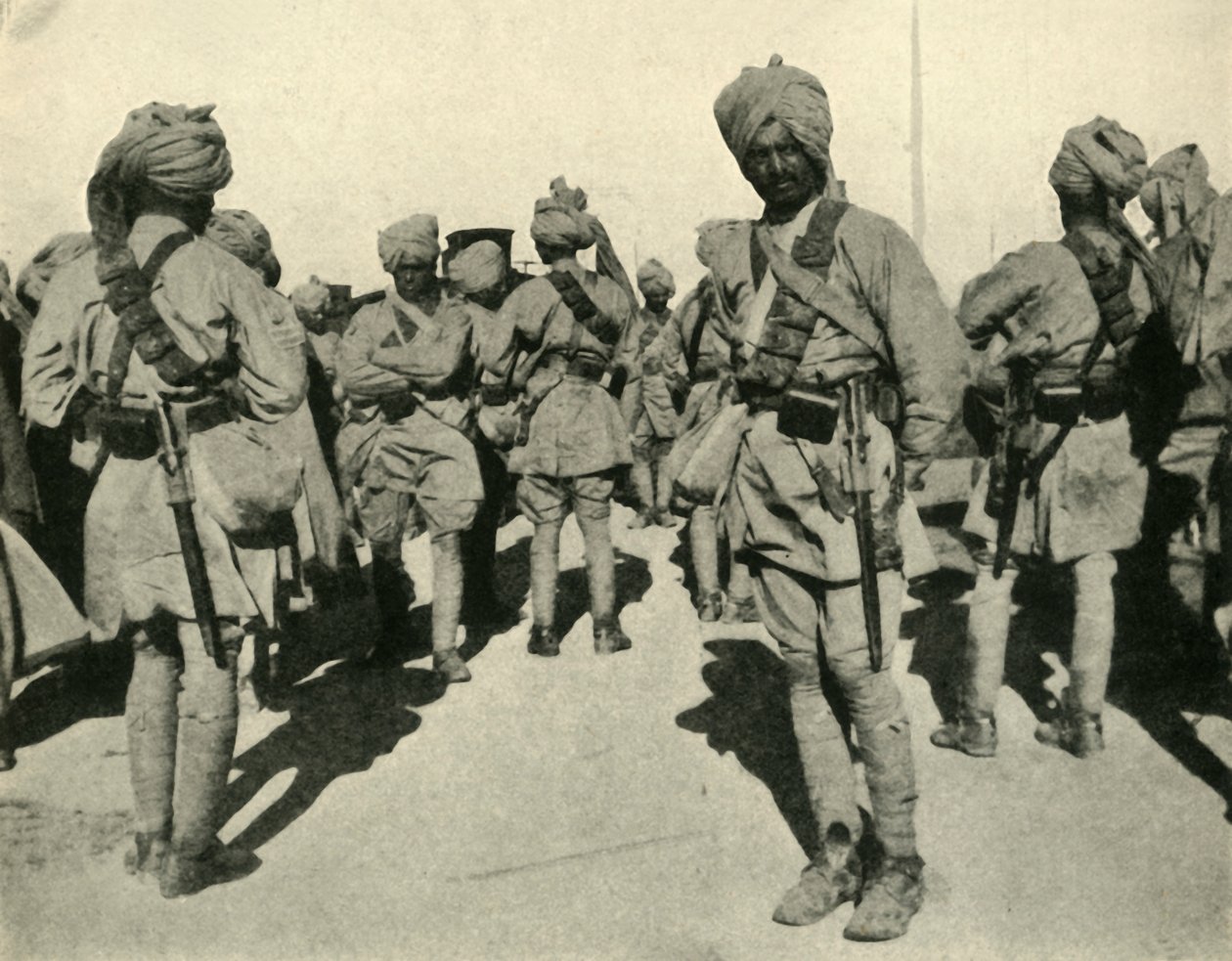 Tropper fra Sirhind-brigaden, Flandern, første verdenskrig, 1914, c1920. av Unbekannt