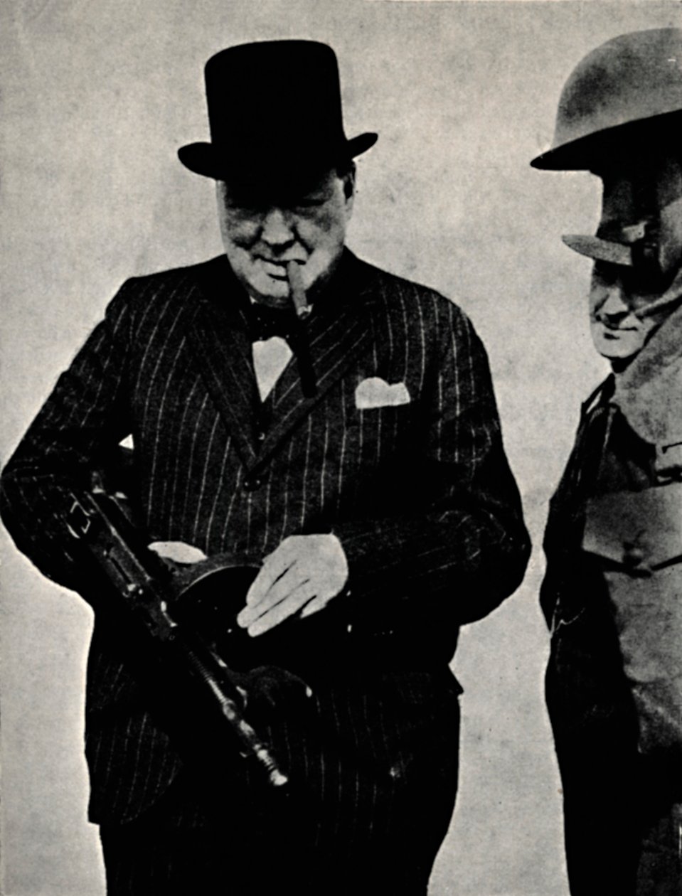 Prøver en Tommy-Gun, 1940, 1945. av Unbekannt