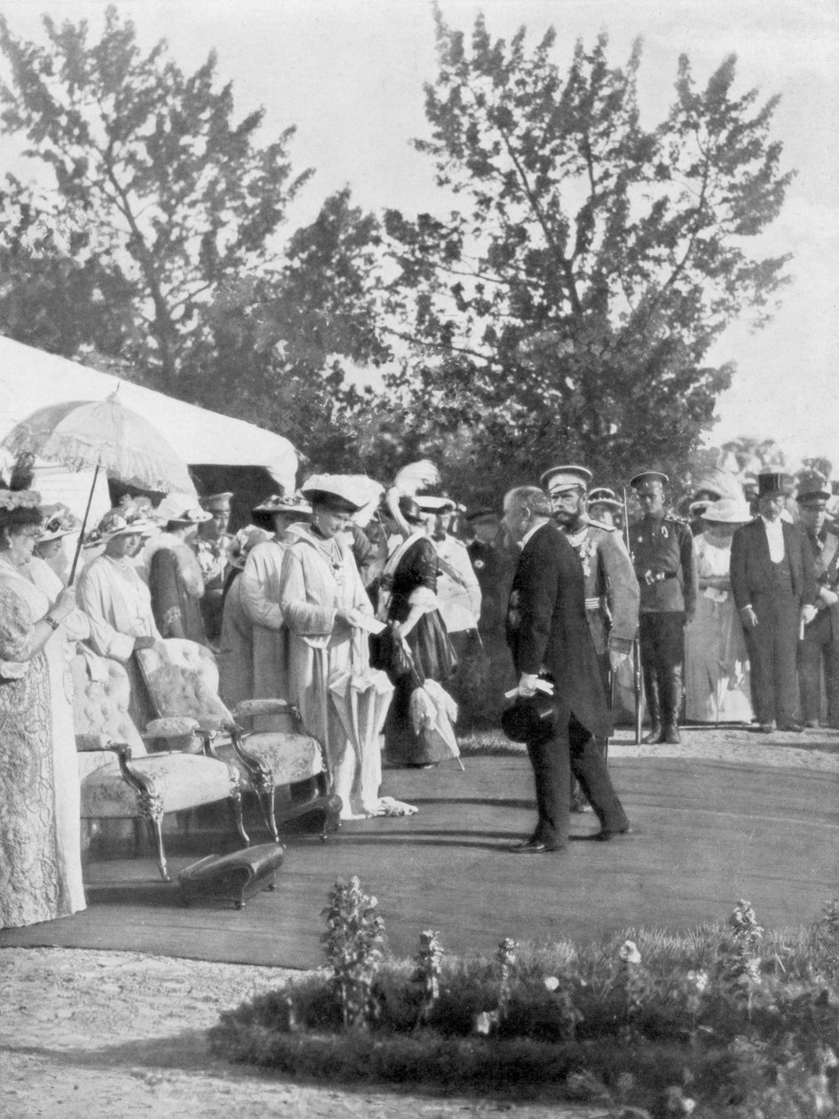 Tsar Nicholas II med besøk av den franske presidenten Poincare, Krasnoye Selo, Russland, 22. juli 1914. av Unbekannt
