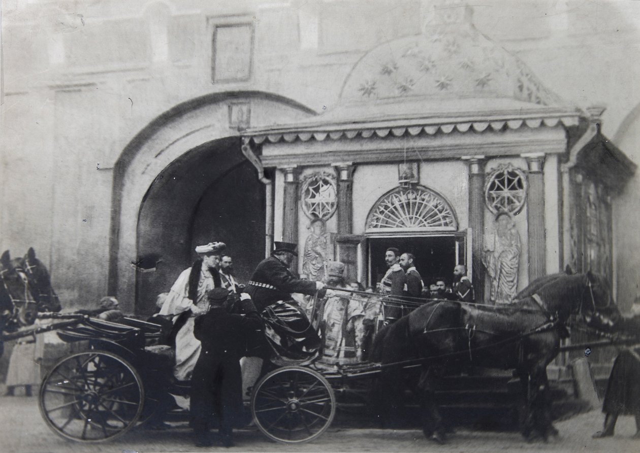 Tsarina Alexandra Fyodorovna besøker det iberiske kapellet, Moskva, Russland, 1900-tallet av Unbekannt