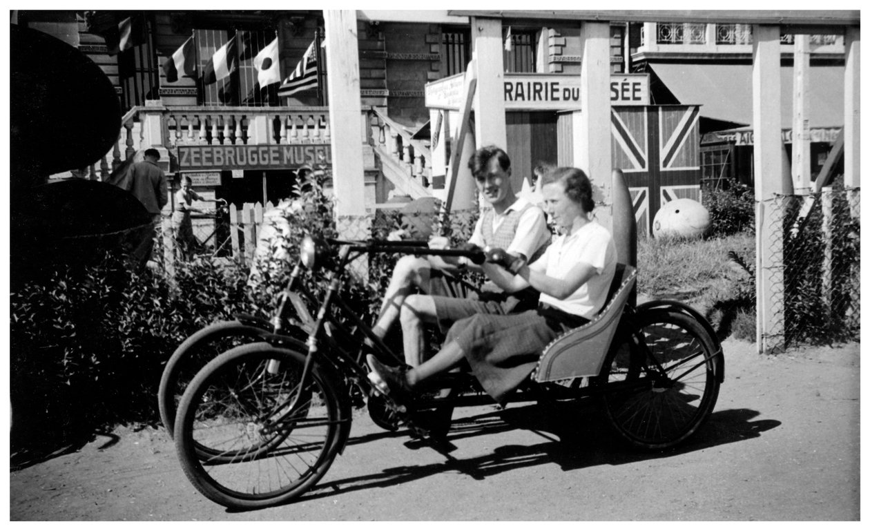To-seters trehjulssykkel, Zeebrugge, Belgia, 1936 av Unbekannt