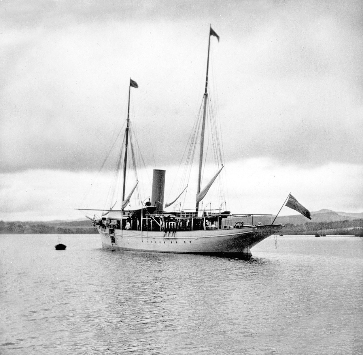 Storbritannia: En Steam Yacht ved anker. c1890 av Unbekannt