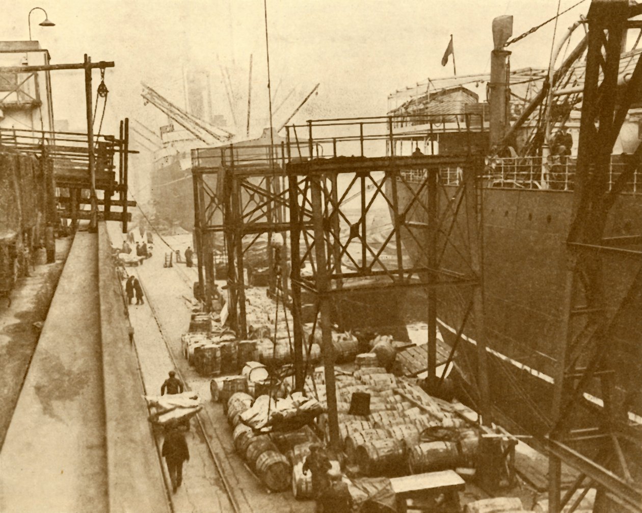Loser matskip ved Royal Albert Docks, London, c1930. av Unbekannt