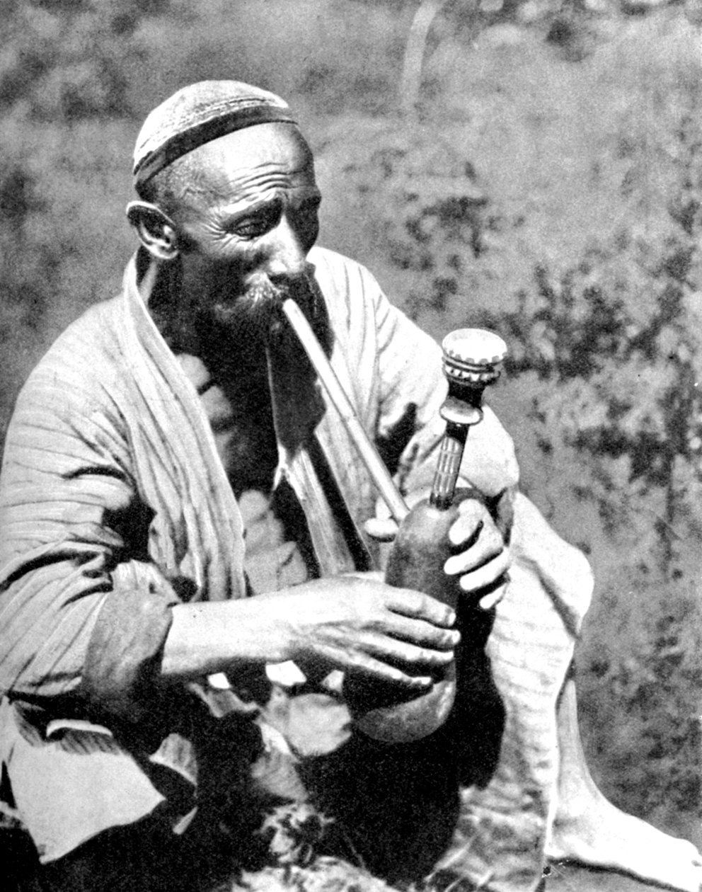 Usbekisk mann som røyker kalian, Samarkand, 1936 av Unbekannt