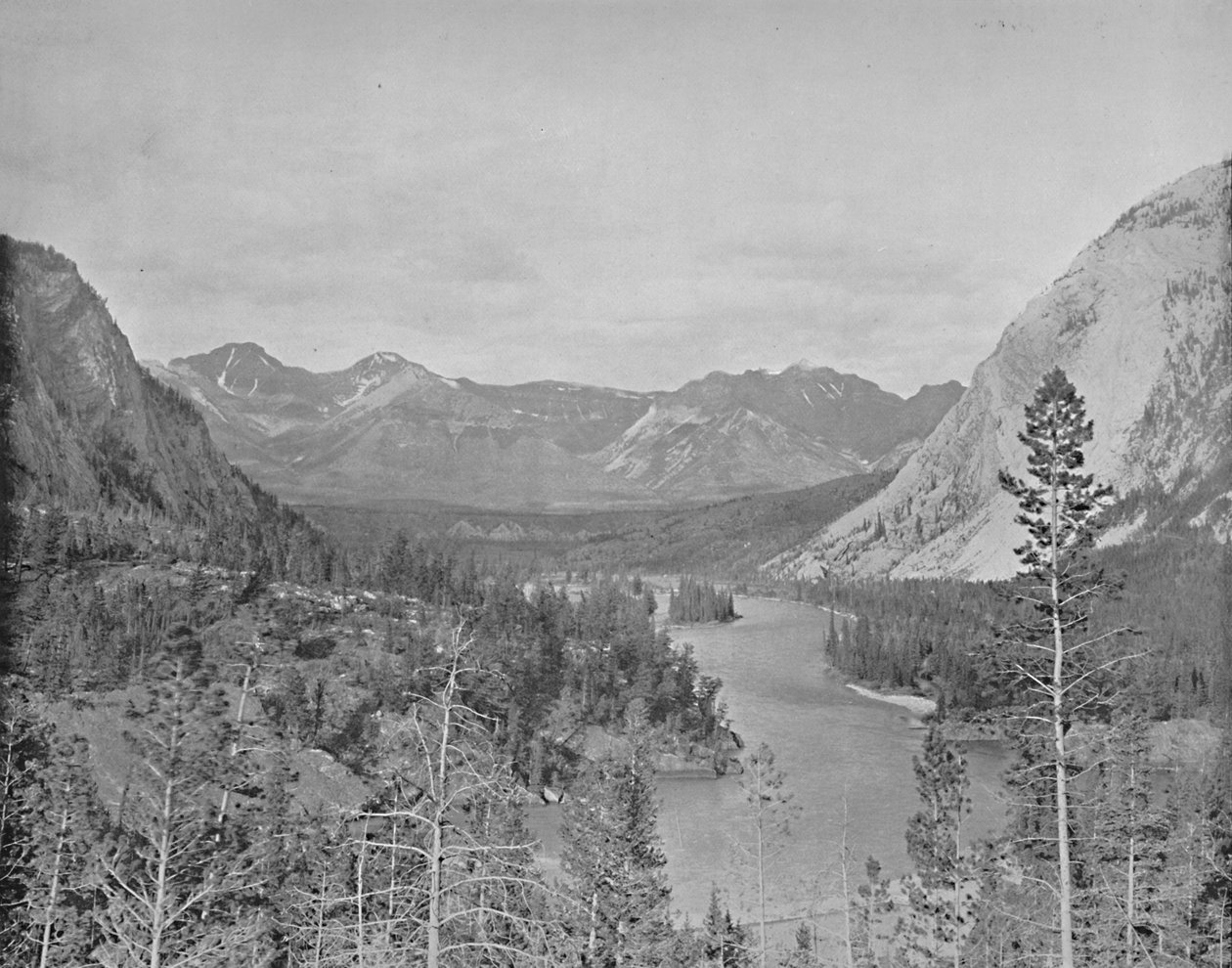 Valley of the Bow River, Alberta, Canada, c1897. av Unbekannt