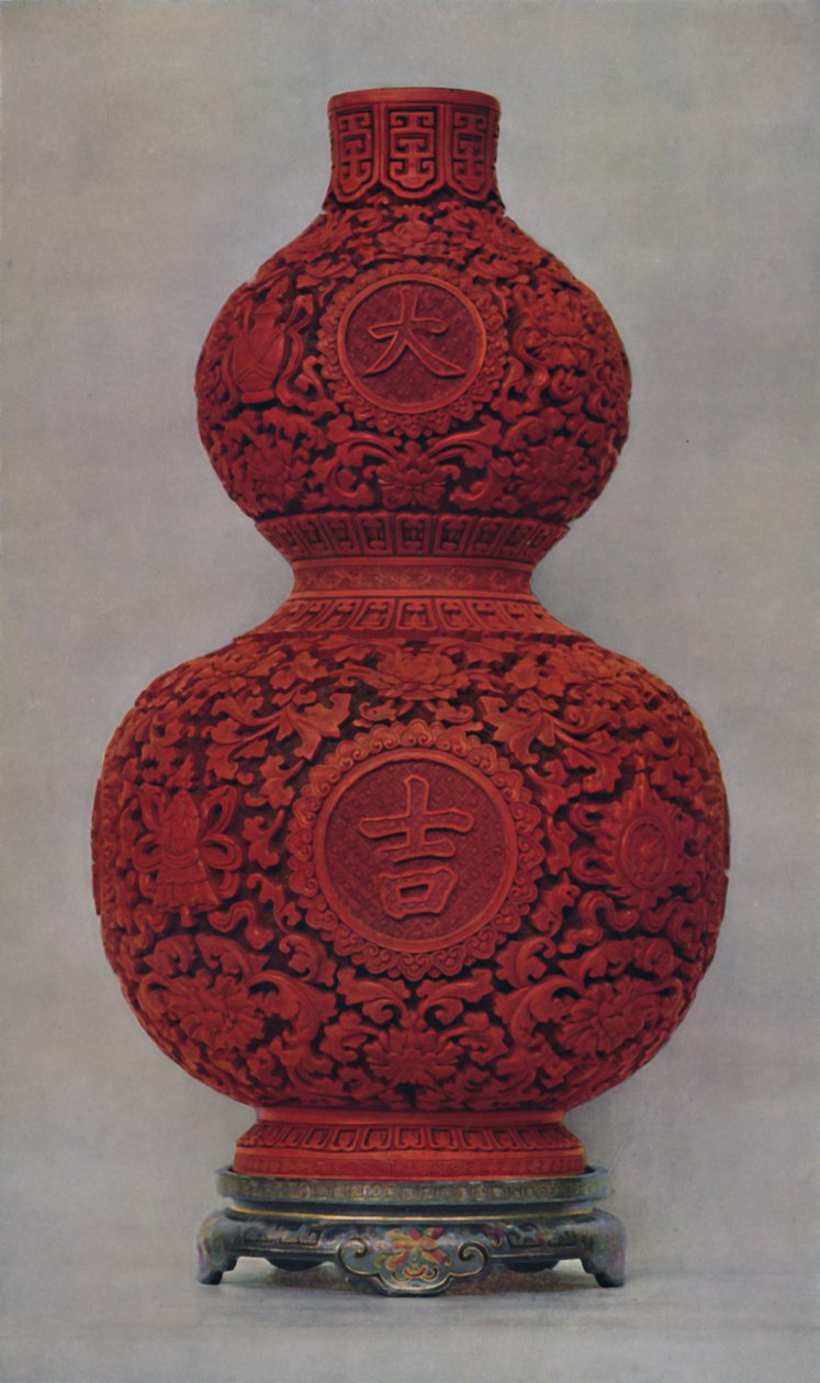 Vase av utskåret rød lakk på olivengrønn grunn med stativ av flat lakk, 1928 av Unbekannt