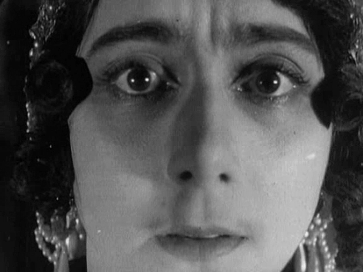 Vera Karalli, russisk ballettdanser og stumfilmskuespillerinne, ೧೯೧೫ av Unbekannt