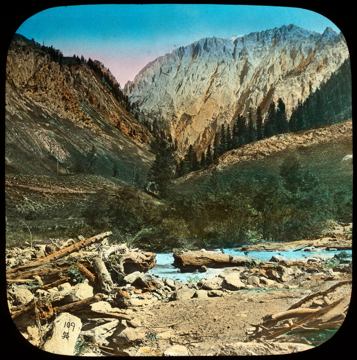 Utsikt mellom Sonamarg og Baltal, Kashmir, India, slutten av 1800- eller begynnelsen av 1900-tallet av Unbekannt