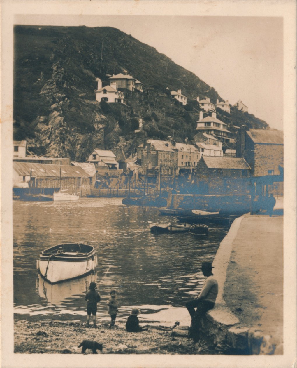 Utsikt fra havnen - Polperro, 1927 av Unbekannt
