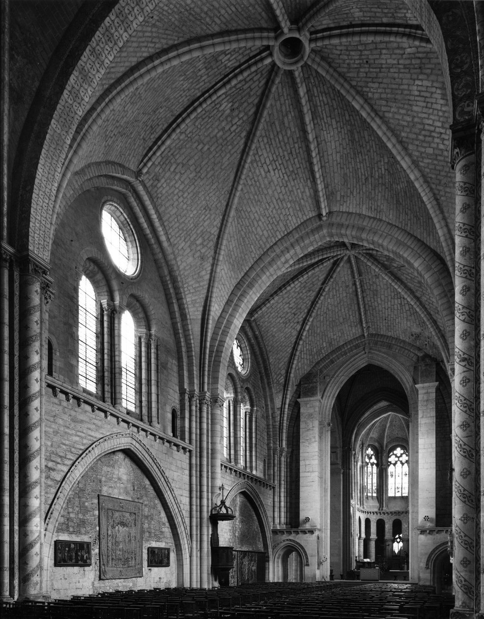 Utsikt fra kirkeskipet - Notre Dame de la Couture-kirken (Notre-Dame de la Couture) - Le Mans fra 1100- og 1200-tallet (Sarthe) av Unbekannt