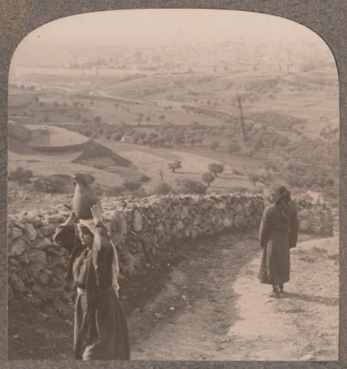 Utsikt over Jerusalem fra Peters House, c1900 av Unbekannt