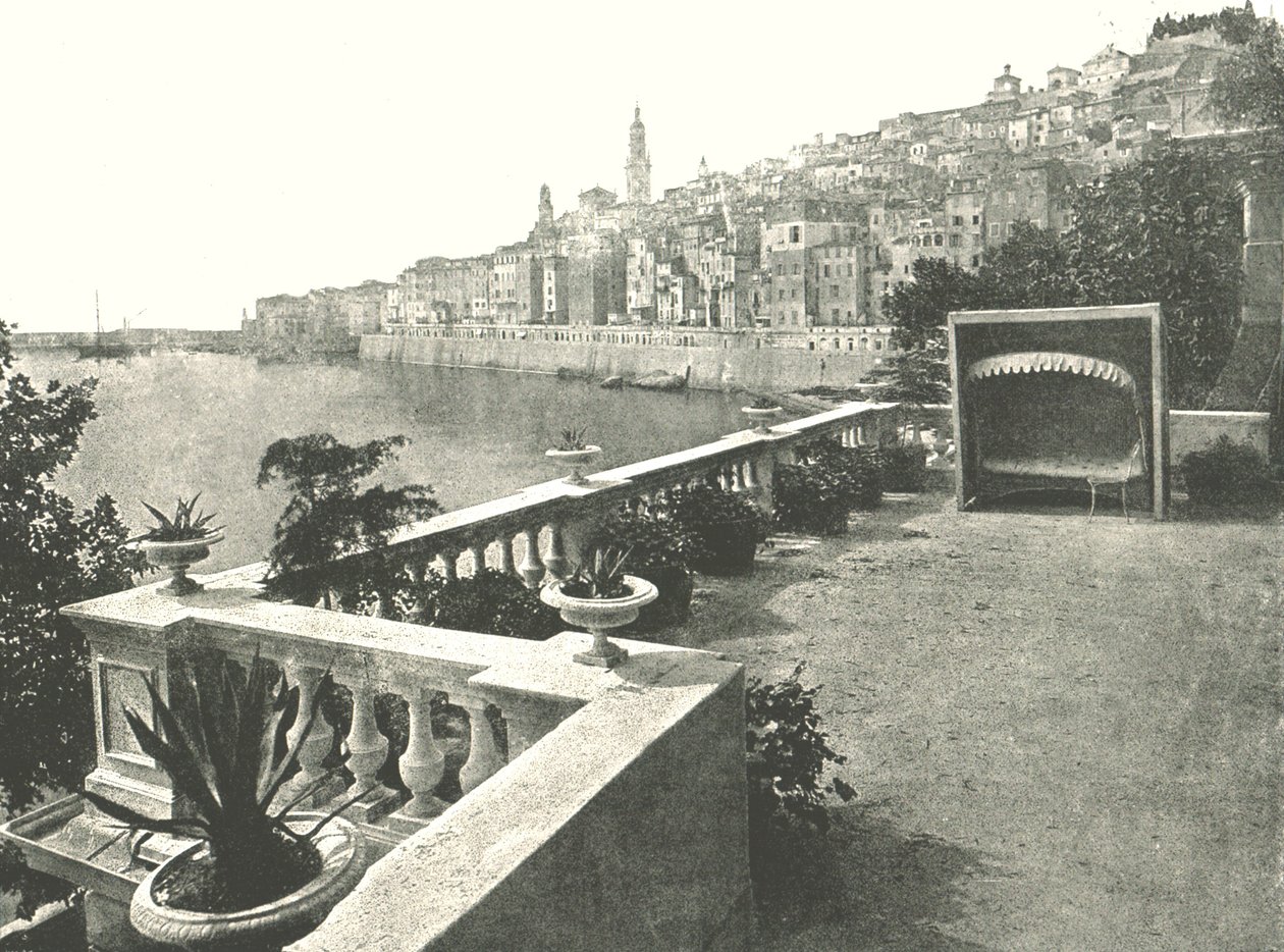 Utsikt over byen fra bukten, Menton, Frankrike, 1895. av Unbekannt