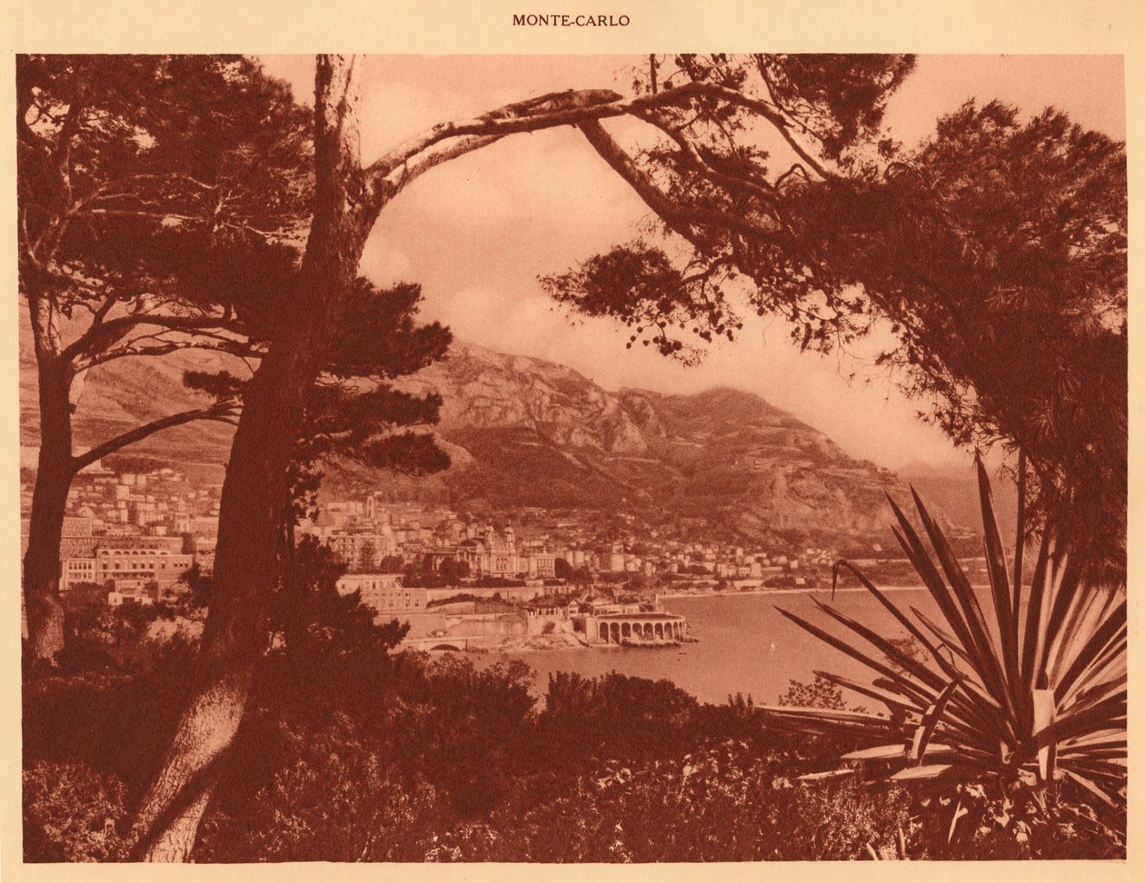 Utsikt tatt av Monte-Carlo fra Monaco, 1930. av Unbekannt