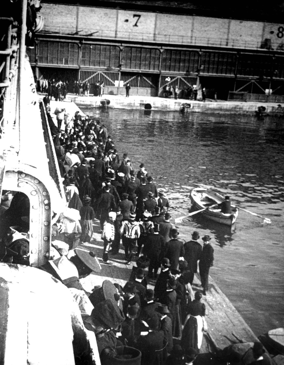 Besøkende til Port Doumen, Saigon, Vietnam, 1900 av Unbekannt