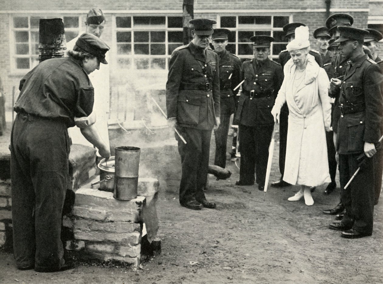 Ser på A.T.S. jenter på jobb...Army School of Cookery at Aldershot, c1941, 1951. av Unbekannt