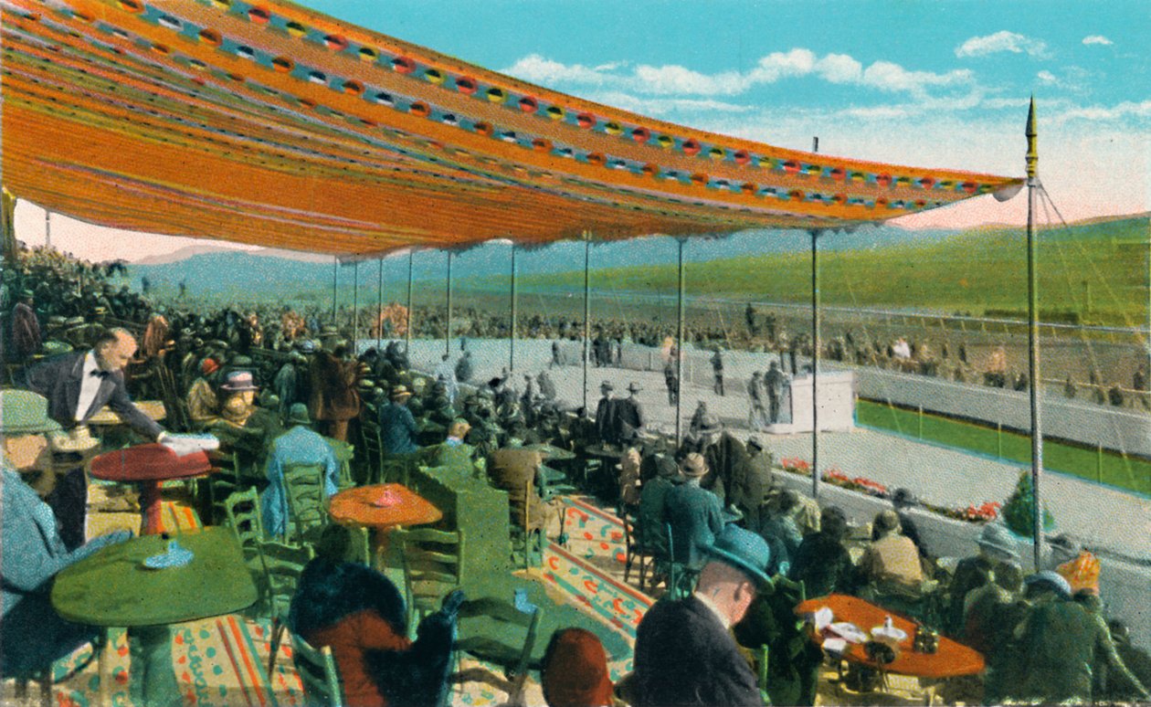 Ser på løpene foran Club House, Agua Caliente Jockey Club, c1939 av Unbekannt