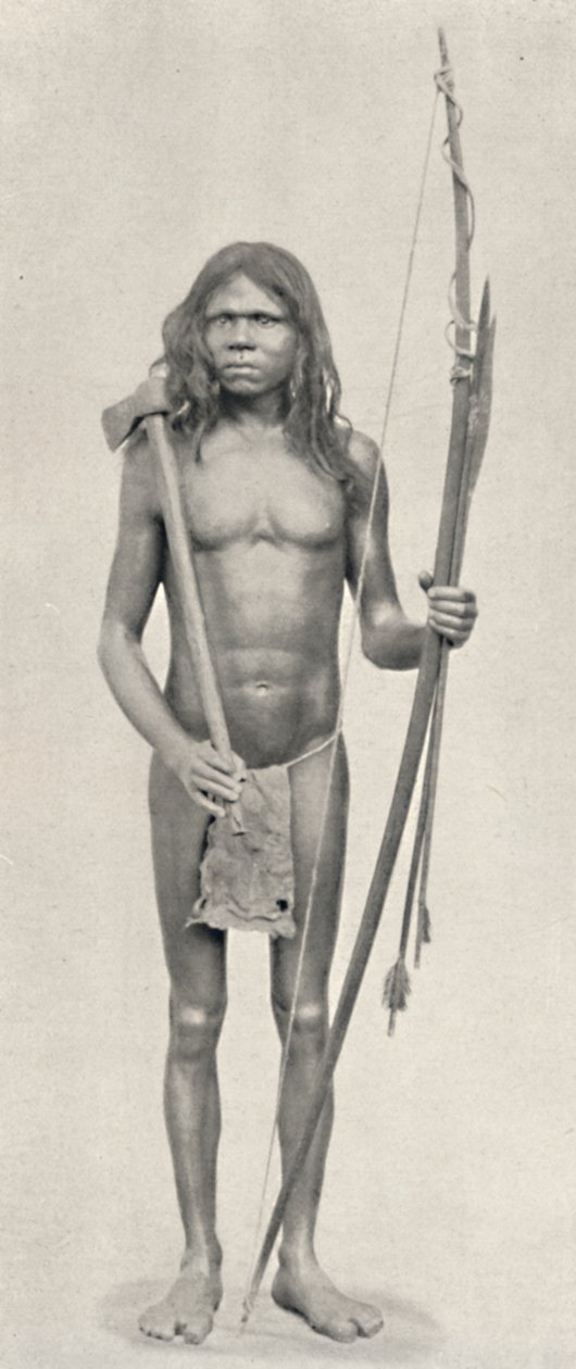 Wedda med bue, piler og øks, 1926 av Unbekannt