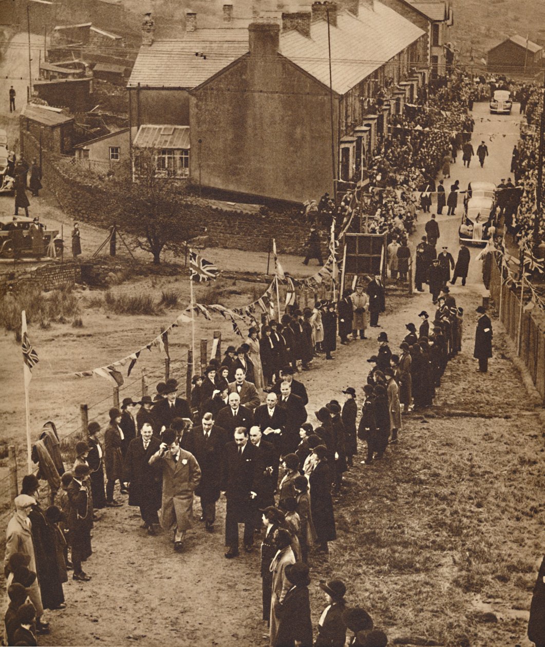 Velkommen til Monmouthshire - King Edward ved Abertillery, november 1936 1937. av Unbekannt