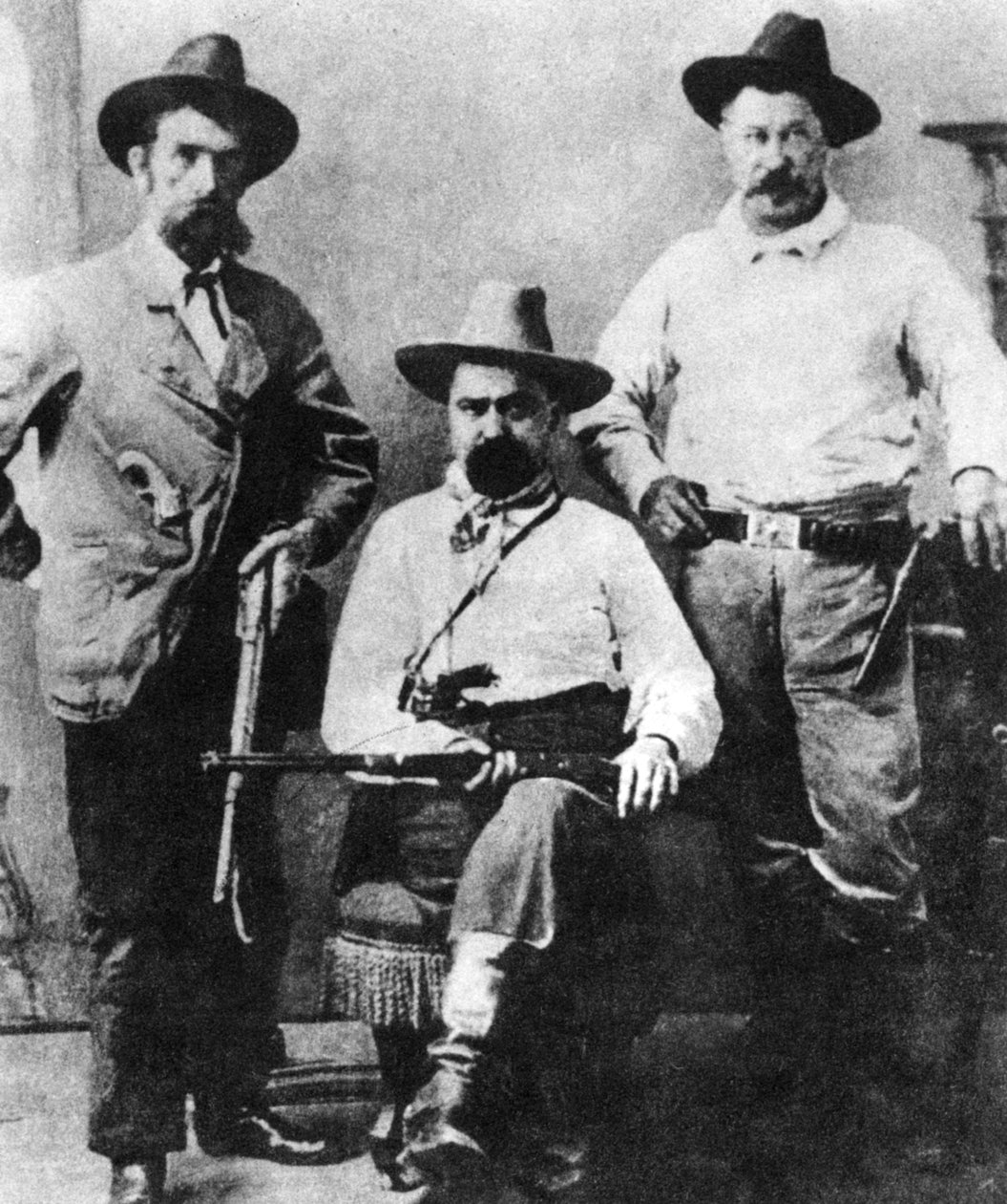 William A Pinkerton, flankert av to ekspressagenter, c1870-1880-tallet 1954 av Unbekannt