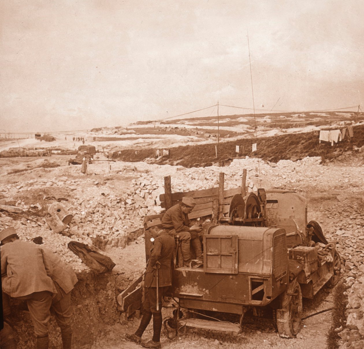 Vinsj for sperreballong, Genicourt, Nord-Frankrike, c1914-c1918 av Unbekannt