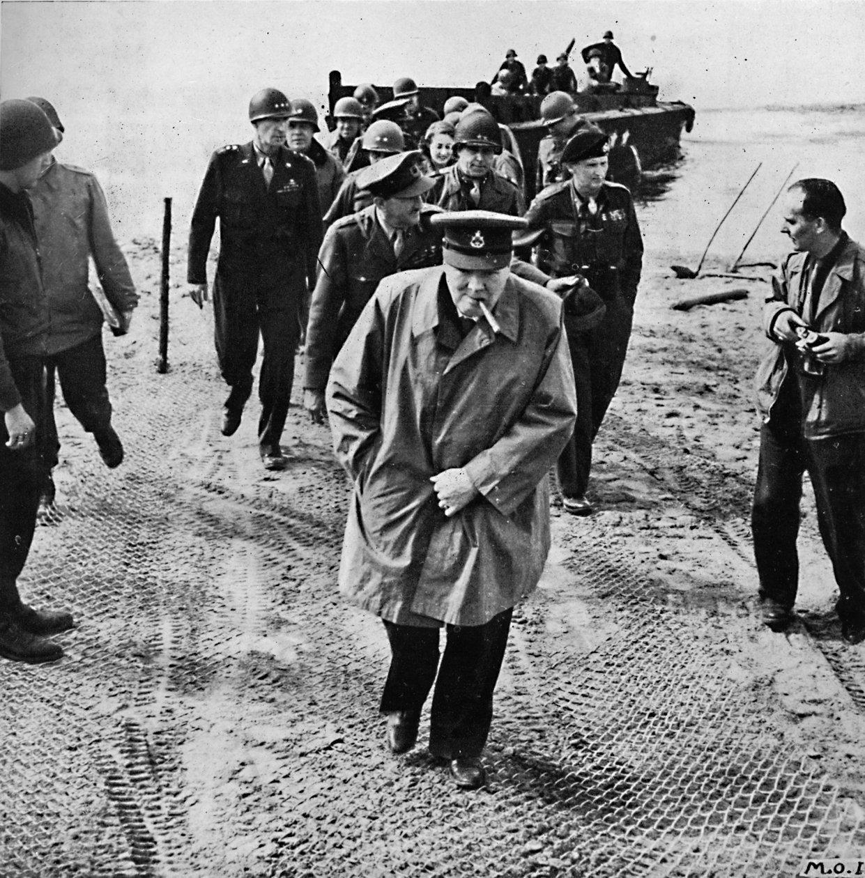Winston Churchill over Rhinen. Utover i Tyskland! Videre til seier!, 1945 av Unbekannt