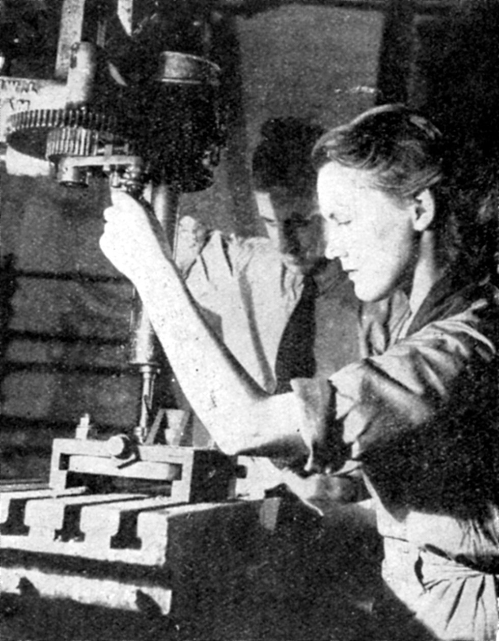 Kvinnelig våpenarbeider, andre verdenskrig, 1940 av Unbekannt