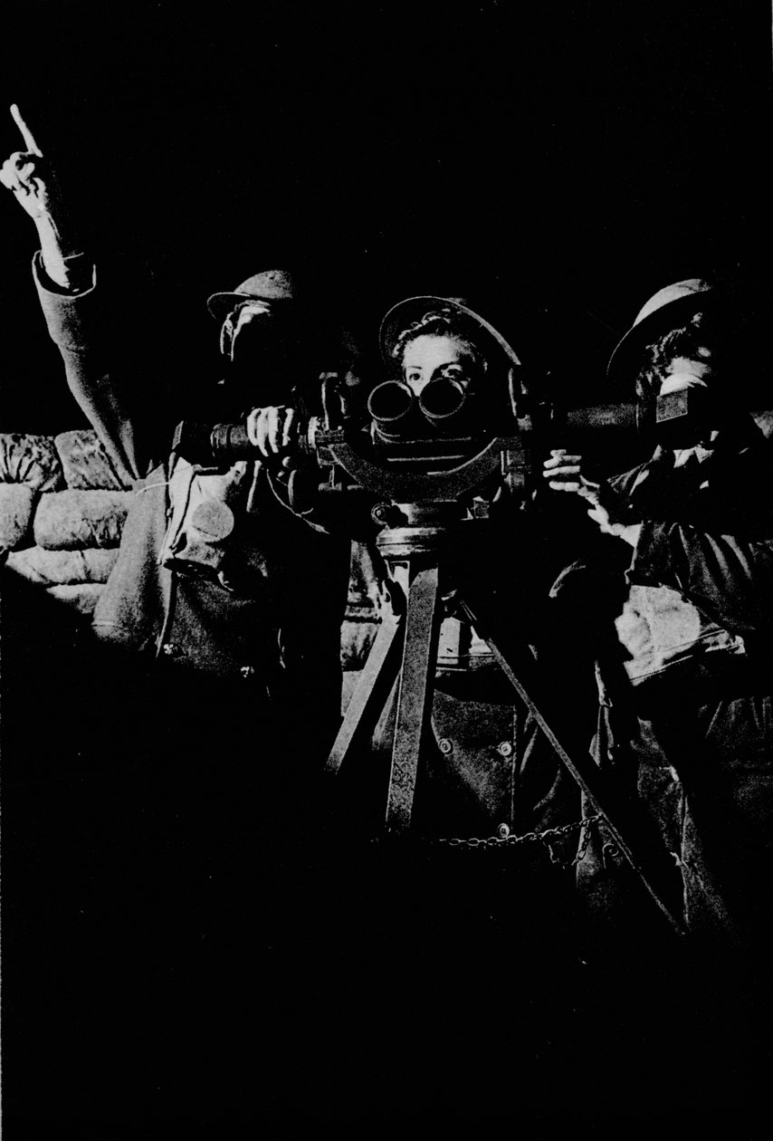 Kvinner på vakt på et luftvernbatteri, 1943 av Unbekannt