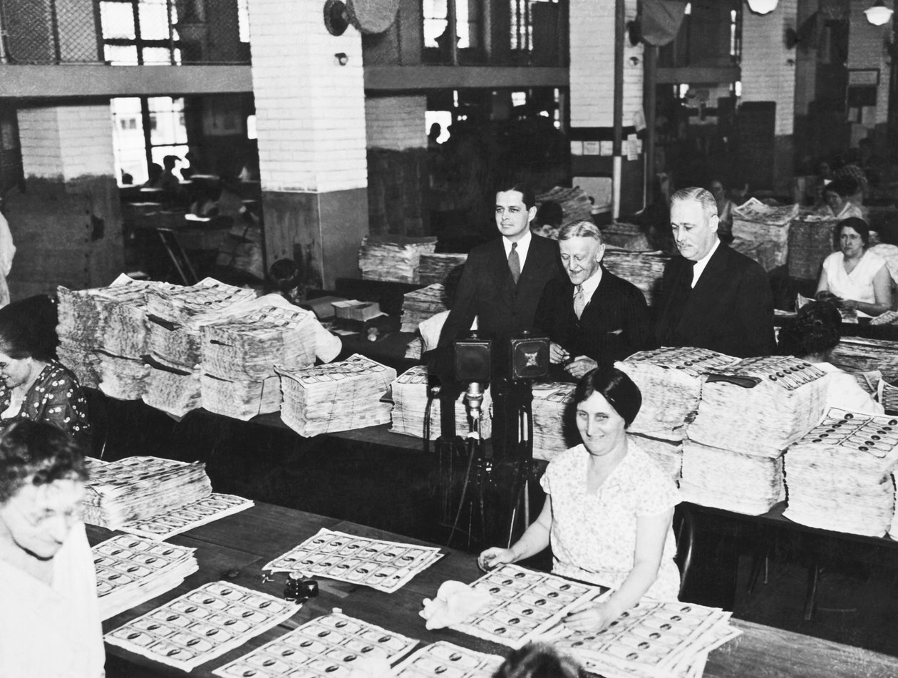 Arbeidere som tjener penger, Washington, D.C., ca. 1929 (s/hvitt-bilde) av Unbekannt