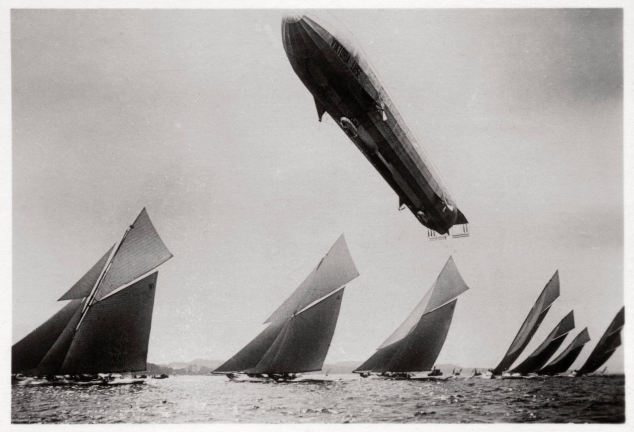 Zeppelin LZ11 Viktoria Luise på flukt under Kiel Regatta, Tyskland, 1912 1933 av Unbekannt