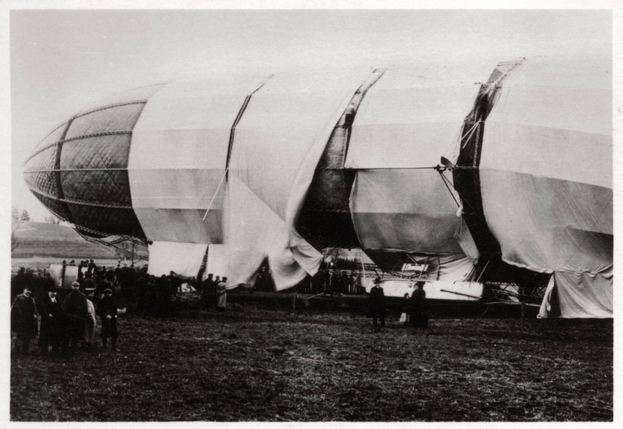 Zeppelin LZ2 etter ødeleggelsen, 1906 1933 av Unbekannt