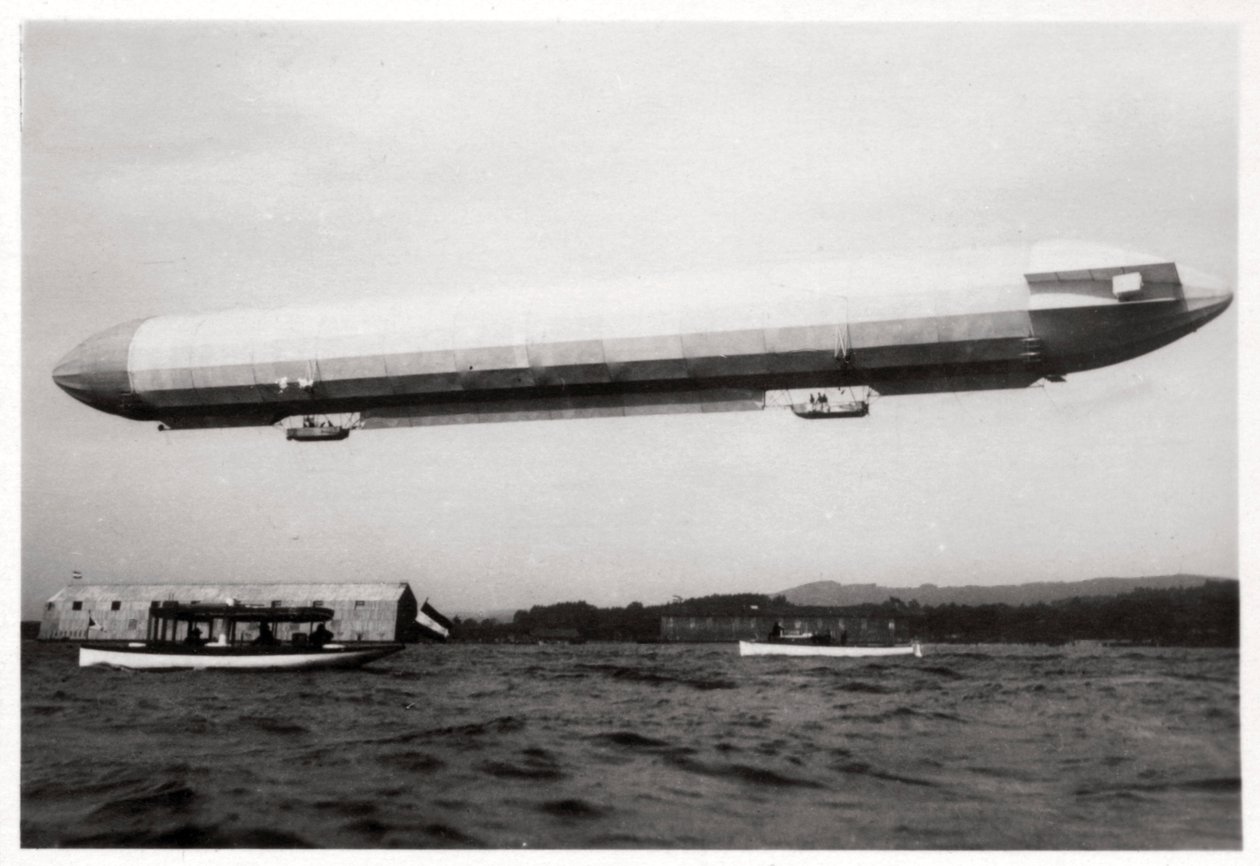 Zeppelin LZ3 luftbåren, Tyskland, c1906-1908 1933 av Unbekannt