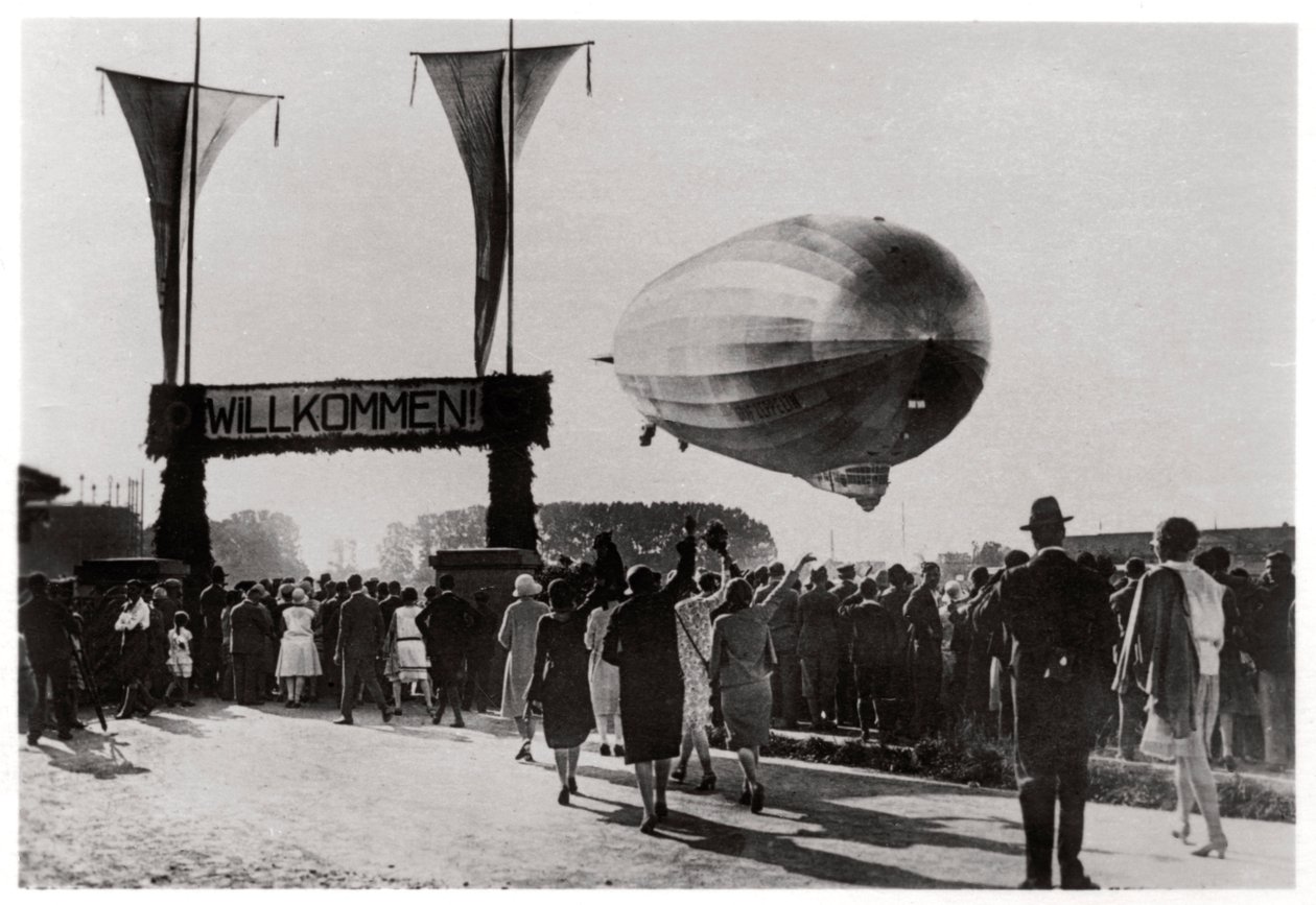 Zeppelin LZ 127 Graf Zeppelin lander i Friedrichshafen, Tyskland, 1933 av Unbekannt