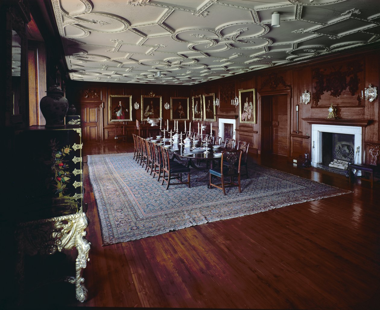 Drumlanrig Castle: spisestue med et portrett av William, siste hertug av Queensberry av Unbekannt Unbekannt