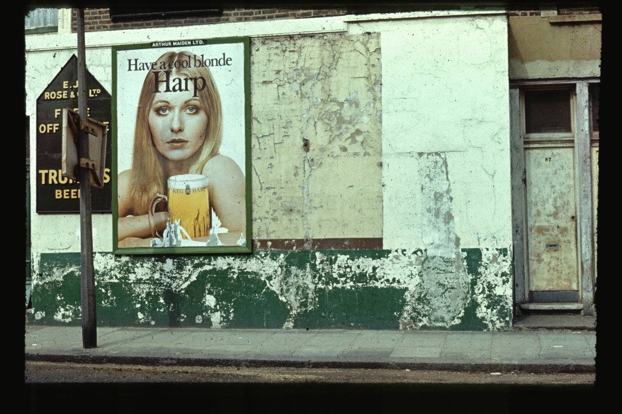 Have a Cool Blonde Harp, Kilburn, 1966 (bilde) av Unbekannt Unbekannt