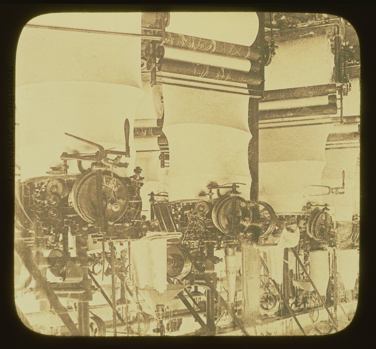 Strikkemaskiner i arbeid i Wolsey Woolen Factory, Leicestershire, ca. 1850 av Unbekannt Unbekannt