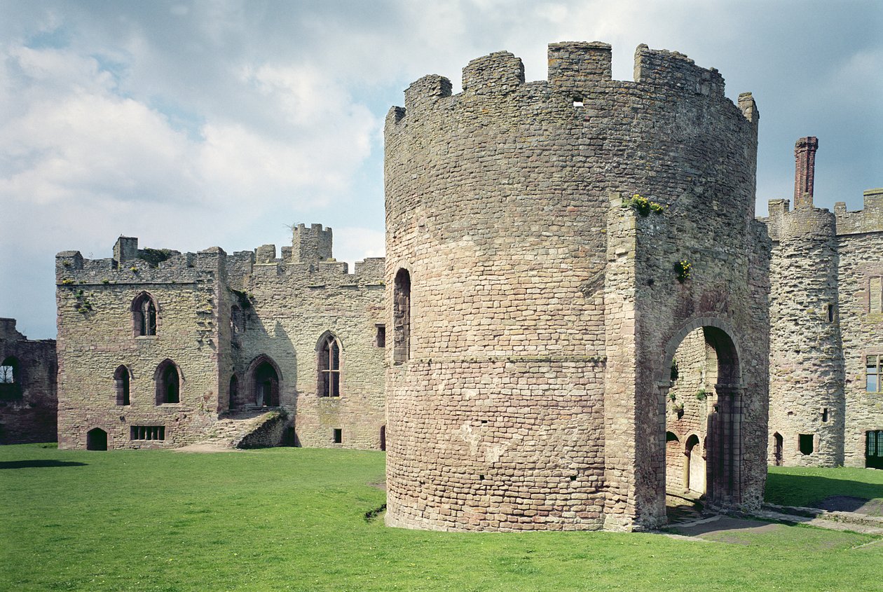 Ludlow Castle, utvendig utsikt, English School, bygget mellom 1066-1085, Shropshire, Storbritannia av Unbekannt Unbekannt