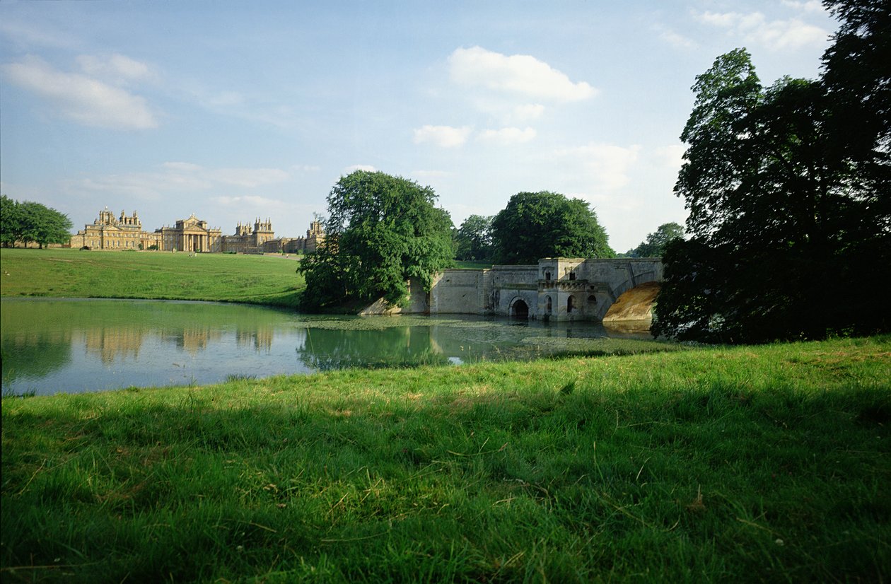 Utsikt fra innsjøen, Blenheim Palace, Oxfordshire av Unbekannt Unbekannt
